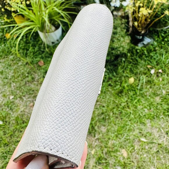 Coach Corner Zip Medium  Leather Wallet $165 MRSP - Picture 4 of 16